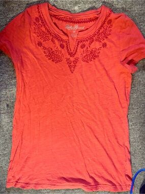 Lucky Brand Women's Short Sleeve Embroidered Tee - Coral Red